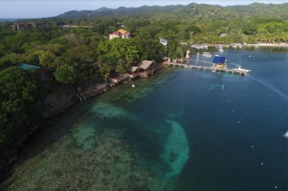 Half Moon Resort (Adults Only) West End Ngoại thất bức ảnh